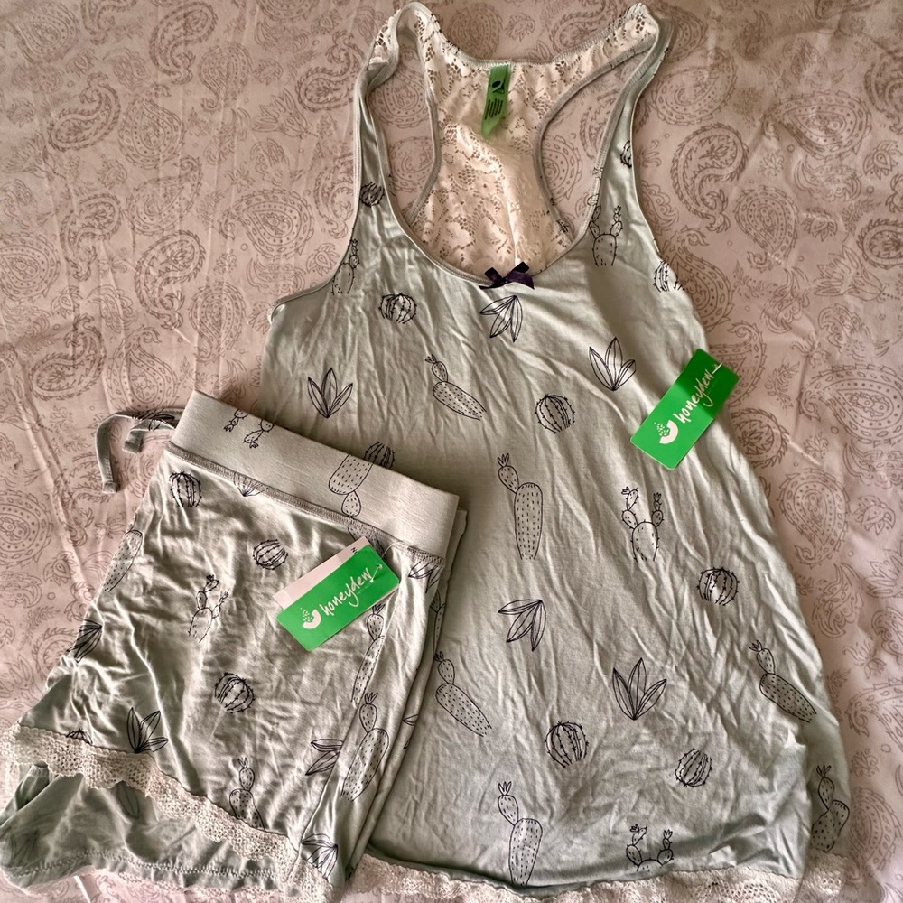 NEW Women’s Cactus Print Pajama Tank & Shorts Set-mint green